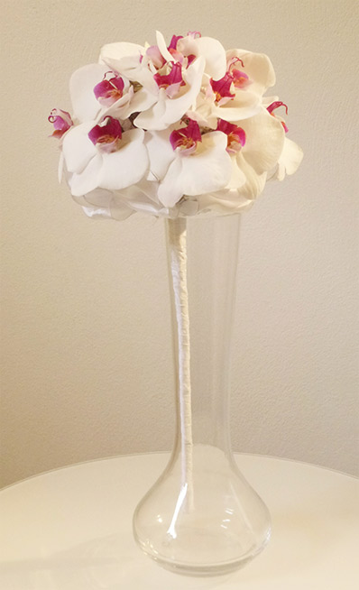 Brautstrauß aus weißen Orchideen